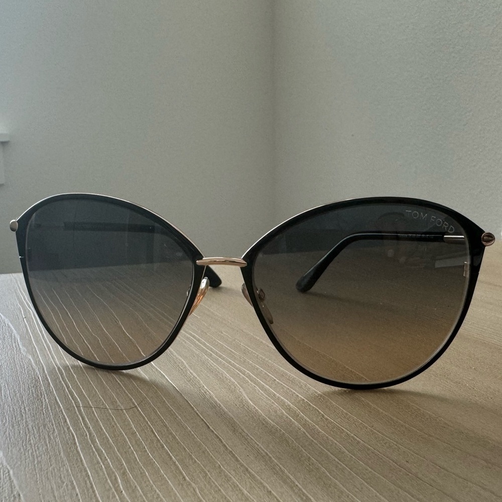 Tom Ford Sunglasses Penelope tf320 28b | Cat Eye, 100% UV protection, gradient
